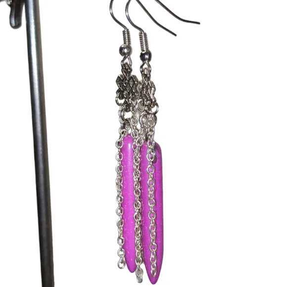 Handmade Silver Plated Celtic Knot Chains & Howlite Dagger Bead Dangle Earrings - Picture 4 of 6